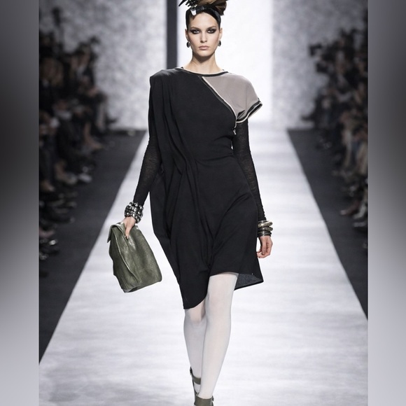 BCBGMaxAzria Dresses & Skirts - BCBGMaxazria Runway Dress